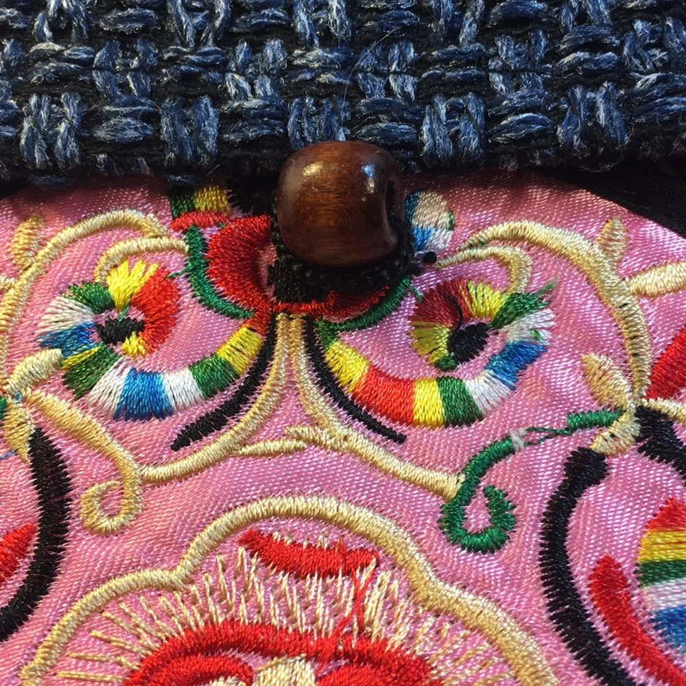 NWOT embroidered woven purse Unique/fun/practical
